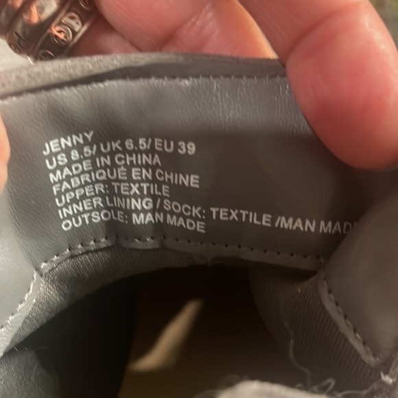 JF (Just Fab?) Jenny zippered high top Sneakers - Picture 7 of 10